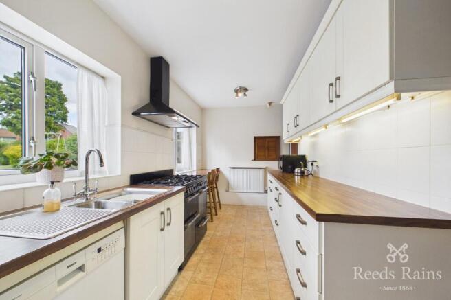 3 bed Detached for sale Image 6