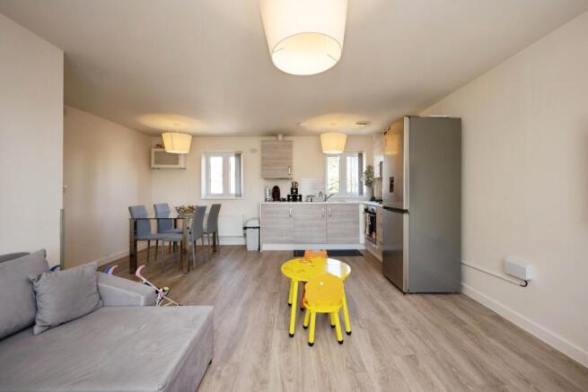 Willow Road, Bedford, Bedfordshire, MK42 photo 4
