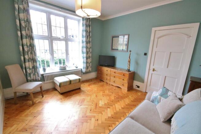 Sitting Room/Bedroom 4