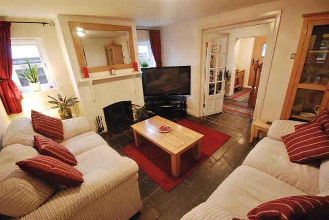 LOUNGE: