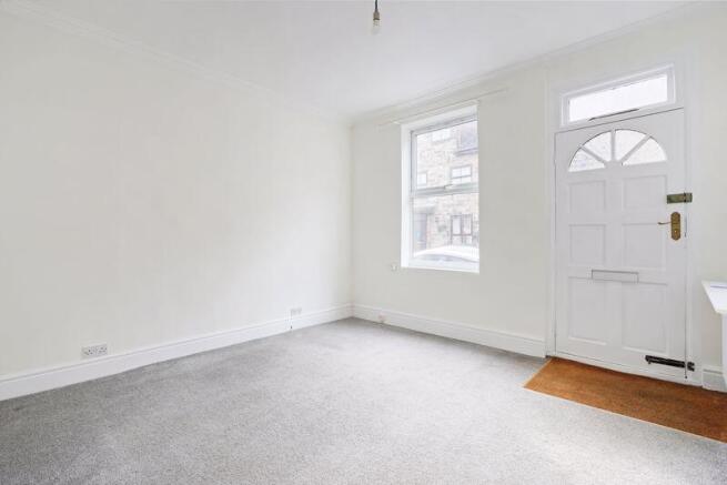 2 bed Terraced to rent Image 6