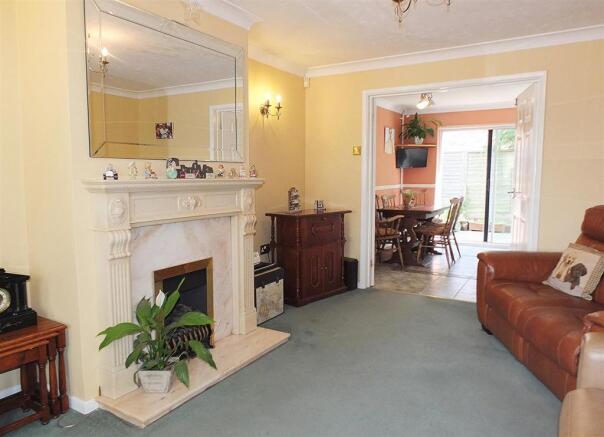 Living Room a.jpg