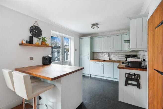 GALE CRESCENT, 2 (17).jpg