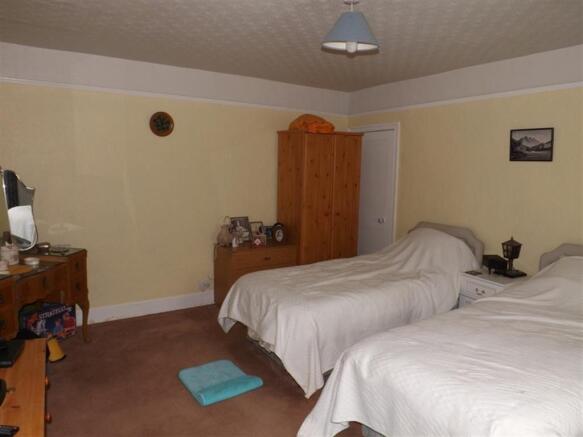 BEDROOM 2