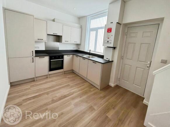 3 bed Terraced to rent Image 8