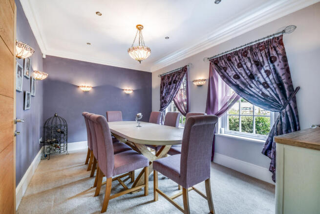 Bristowe Avenue, Great Baddow, Chelmsford photo 3