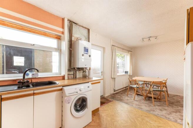 3 bed Terraced for sale Image 9