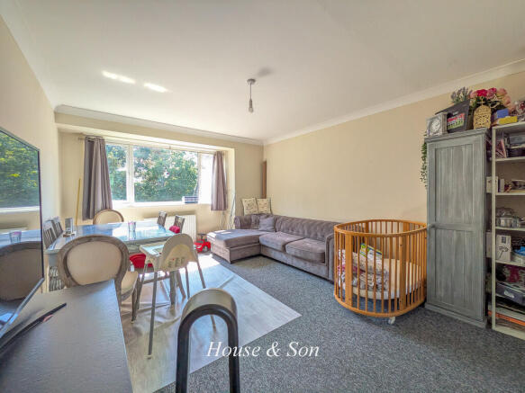 Magnolia House, Redhill Drive photo 3