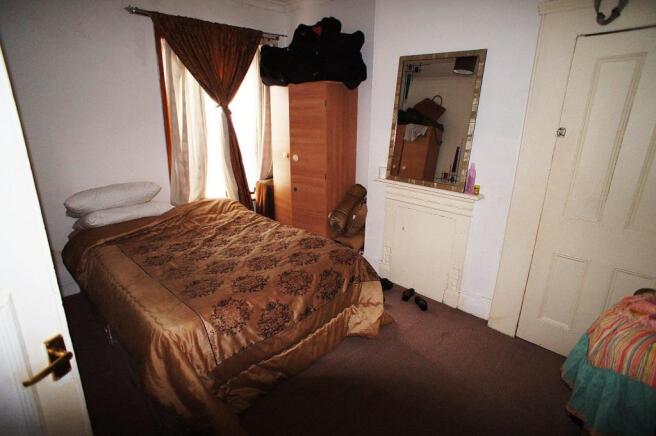 bedroom1.JPG