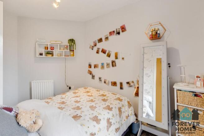 4 bed Semi-Detached for sale Image 11