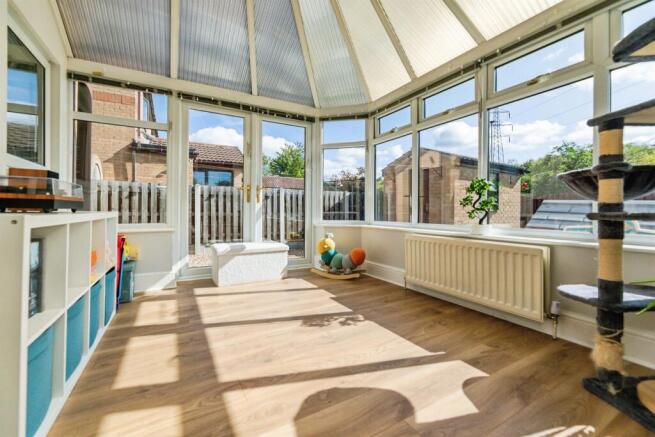 3 bed Semi-Detached for sale Image 8