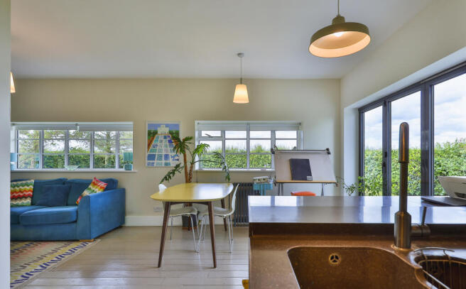 4 bed Detached for sale Image 7