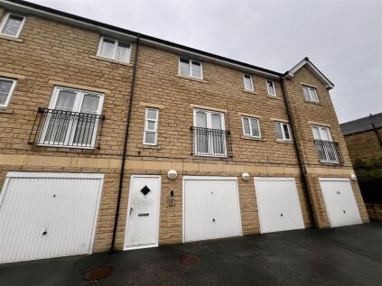 Longley Gardens, 148 Saddleworth Road, Greetland