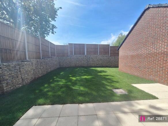4 bed Detached for sale Image 11