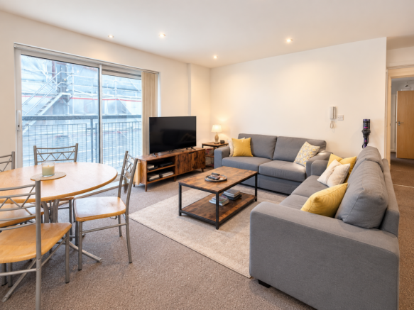 2 bedroom apartment