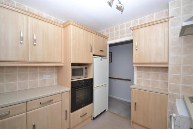 17barlaneKITCHENVIEW2.JPG