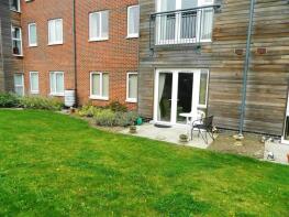 Flat 9, The Pines, Forest Close, Wexham, Slough SL2 4FJ