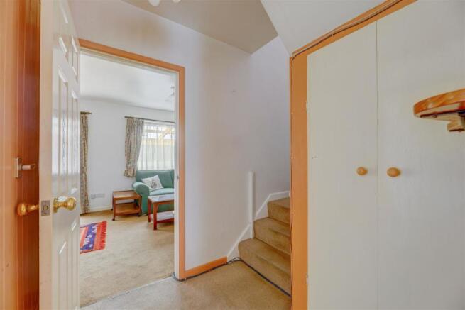 4 Arden Close Interior 13.jpg