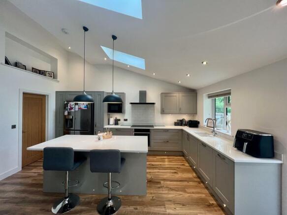 Kitchen 4.jpg