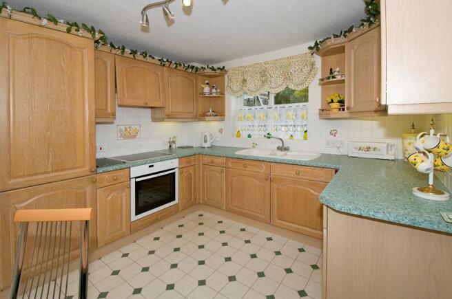 Kitchen/B'Fast Room