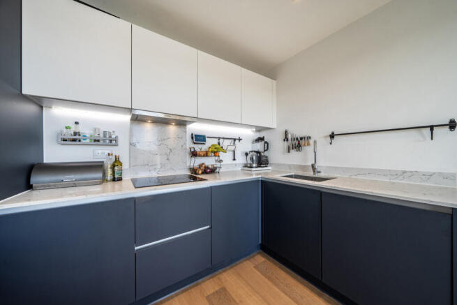 1430756-5-69b97b0...