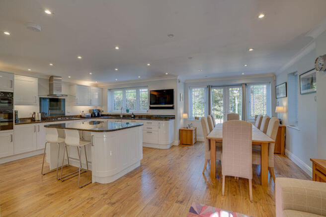 Kitchen/Dining/Family room Pic 2
