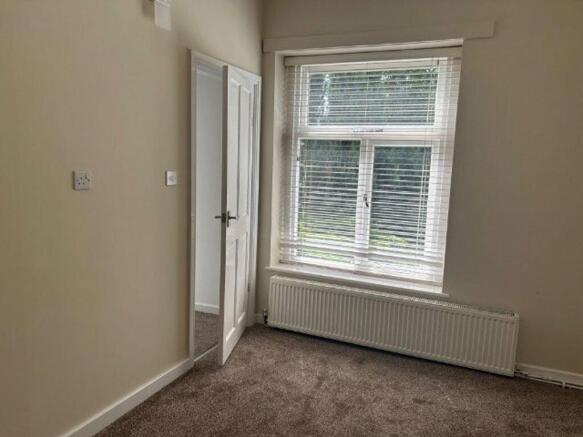 2 bed House to rent Image 12