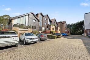 2, Holt Place, Coach House Mews, Ferndown BH22 9UX