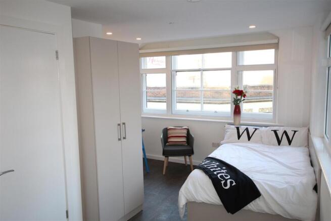 fish street bedroom 1.jpg