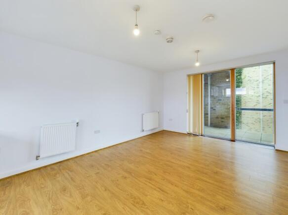 CAM02545G0-PR0219-STILL007