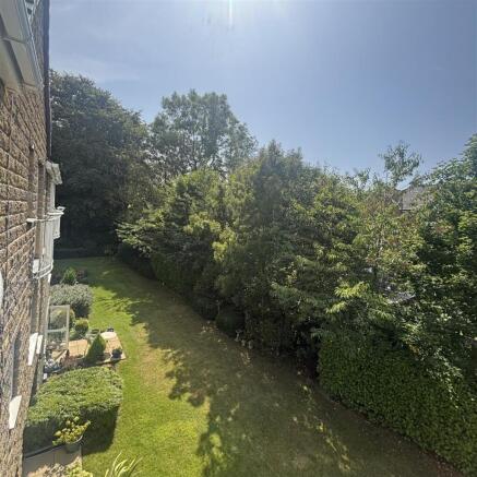 2 bed Apartment for sale Image 6