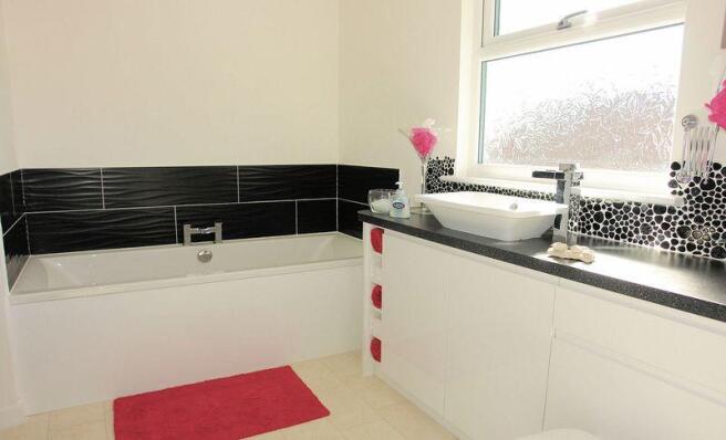 En suite bath...