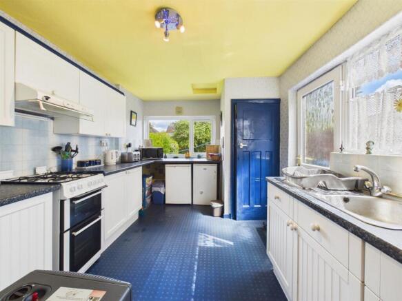 3 bed Semi-Detached for sale Image 5