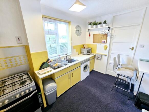 3 bed Semi-Detached for sale Image 5