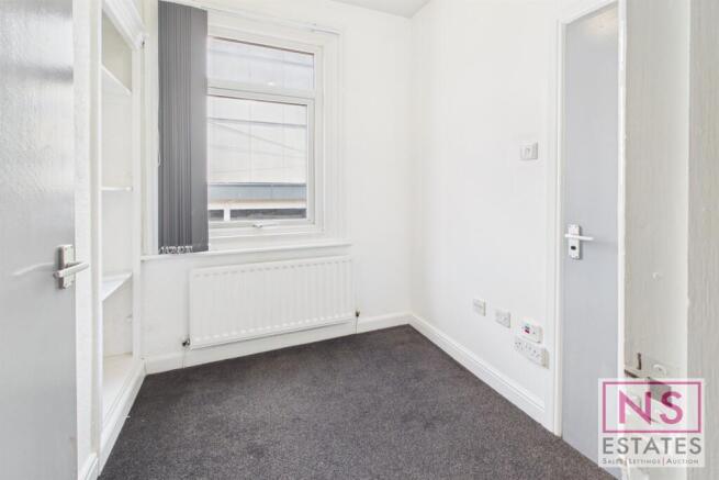 4 bed Terraced for sale Image 10