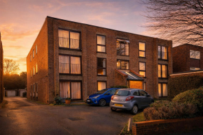 5, 72 Woodlea Lodge, Wellington Road, Enfield EN1 2NW