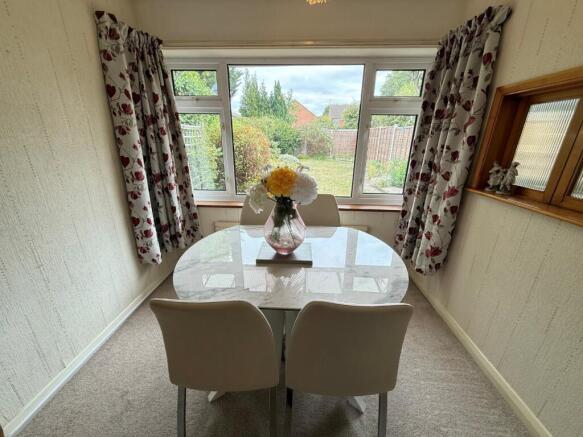 Periwinkle Lane, Dunstable photo 4