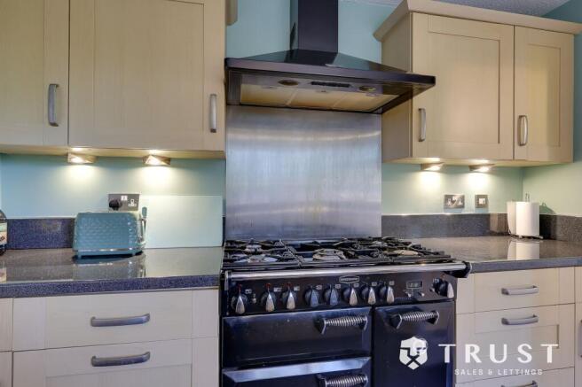 3 bed Detached for sale Image 7