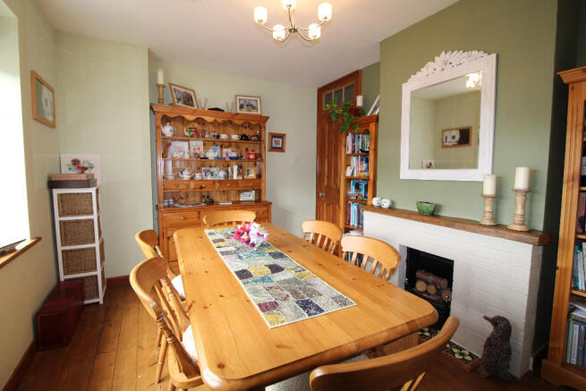 Dining rm / 3rd bed