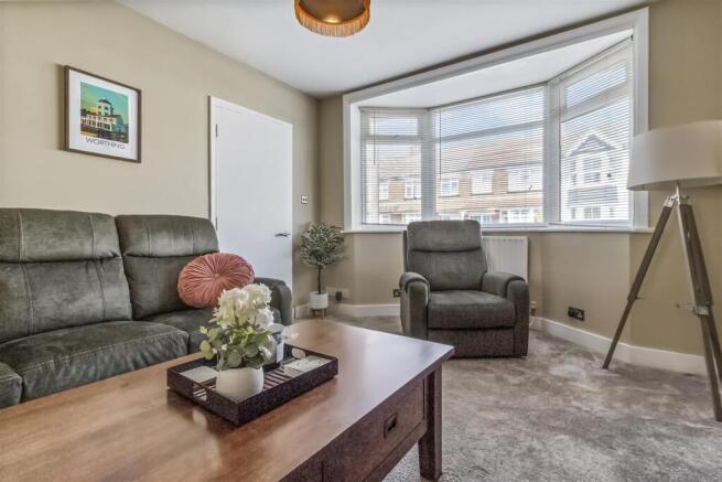 7 Chancton View Road-002.JPG