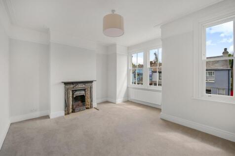 Dover Terrace,
Sandycombe Road, TW9