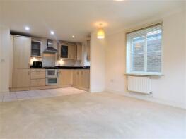 2, 6 Thistledown House, Periwood Crescent, Greenford UB6 7FL