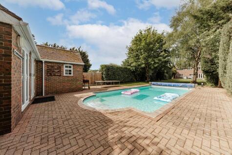 Ashford Road, Faversham, ME13