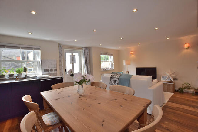 2 bed Link Detached House for sale Image 4