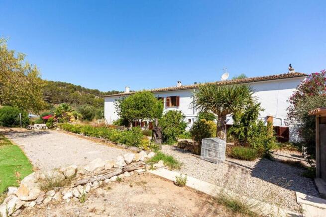 03-sarraco-Charmante Finca im Kuenstlerdorf S¿Arracó-kaufen.-garten