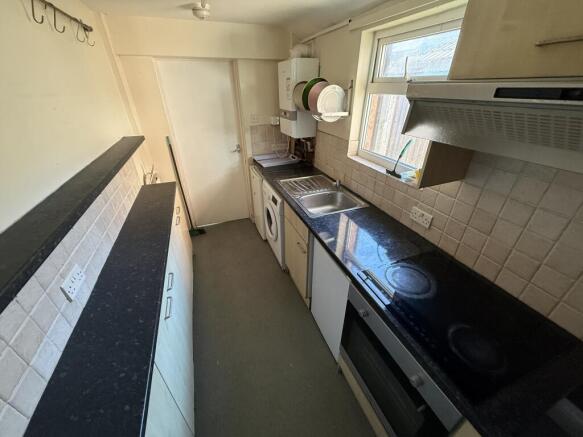 141 Queens Road, Beeston, Nottingham NG9 2FE photo 5