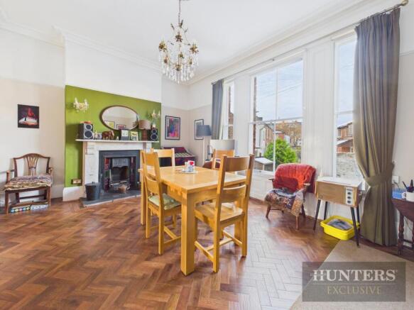 5 bed Terraced for sale Image 9