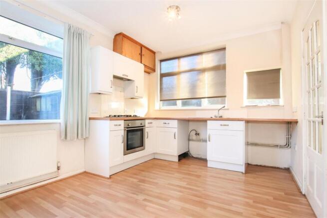 FITTED KITCHEN / DINING ROOM