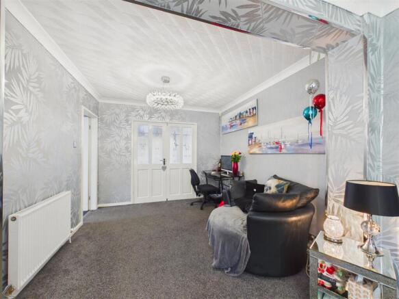 4 bed Semi-Detached for sale Image 9