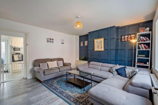 2 bed Terraced for sale Image 2